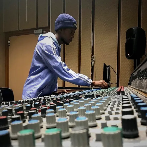 Fvrrow Otb working the mixing desk