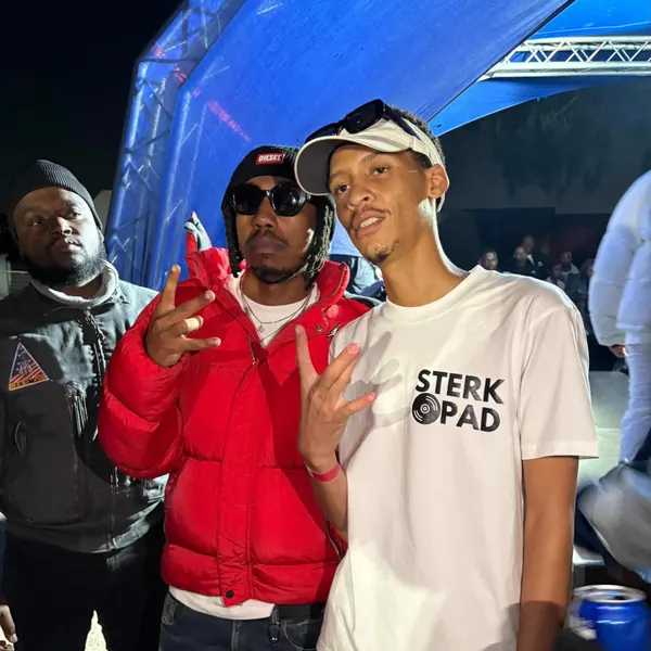 SterkOpad artists together at an outdoor event