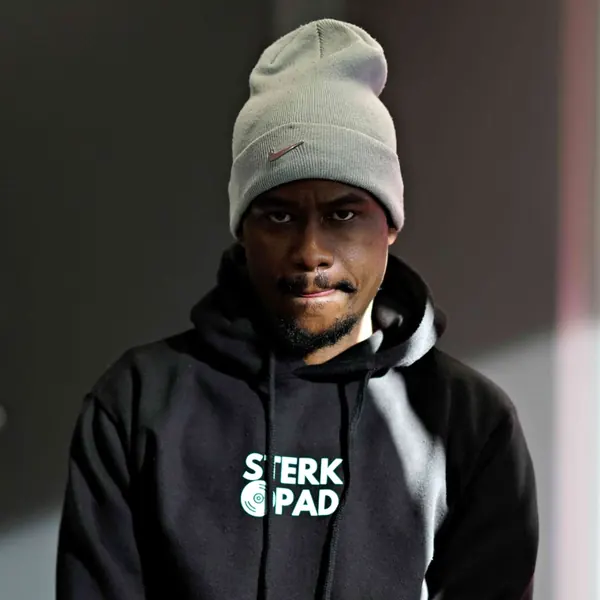 SterkOpad artist in a full branded SterkOpad tracksuit